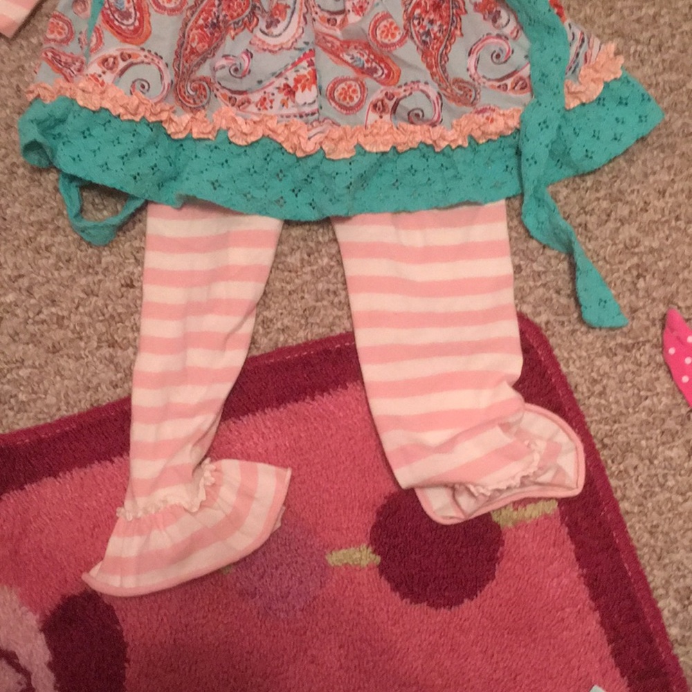 Set - Picture 2 of 2